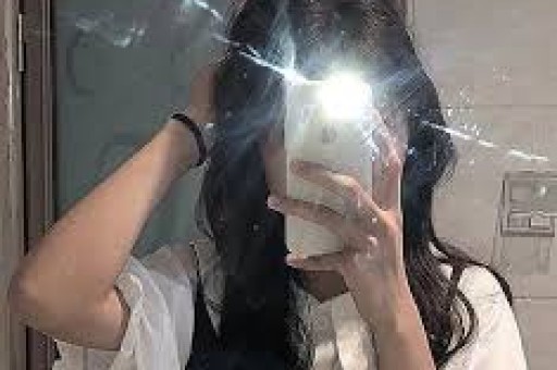 大网红“割韭菜”“哭”求原谅
