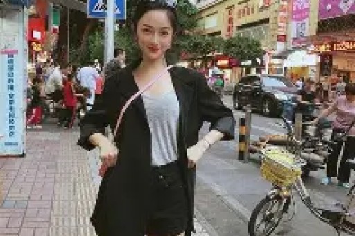 她是知名女星10年前拍戏中途意外怀孕今45岁孩子生父仍是谜