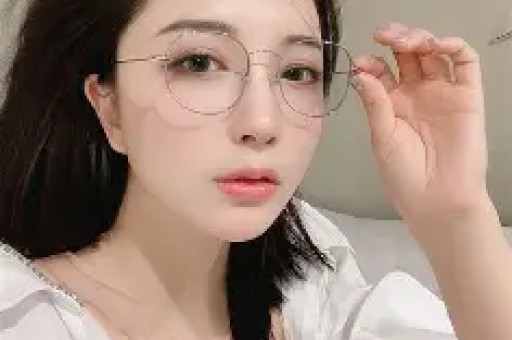 出轨风波后首现身宋宁峰被网友在无锡蠡湖公园偶遇带一双儿女